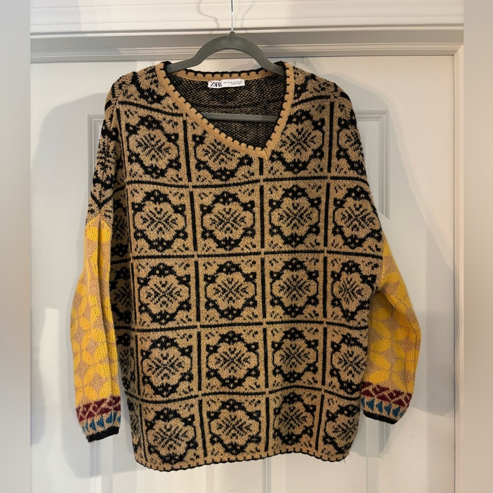 ZARA XS/SMALL women’s  knit sweater